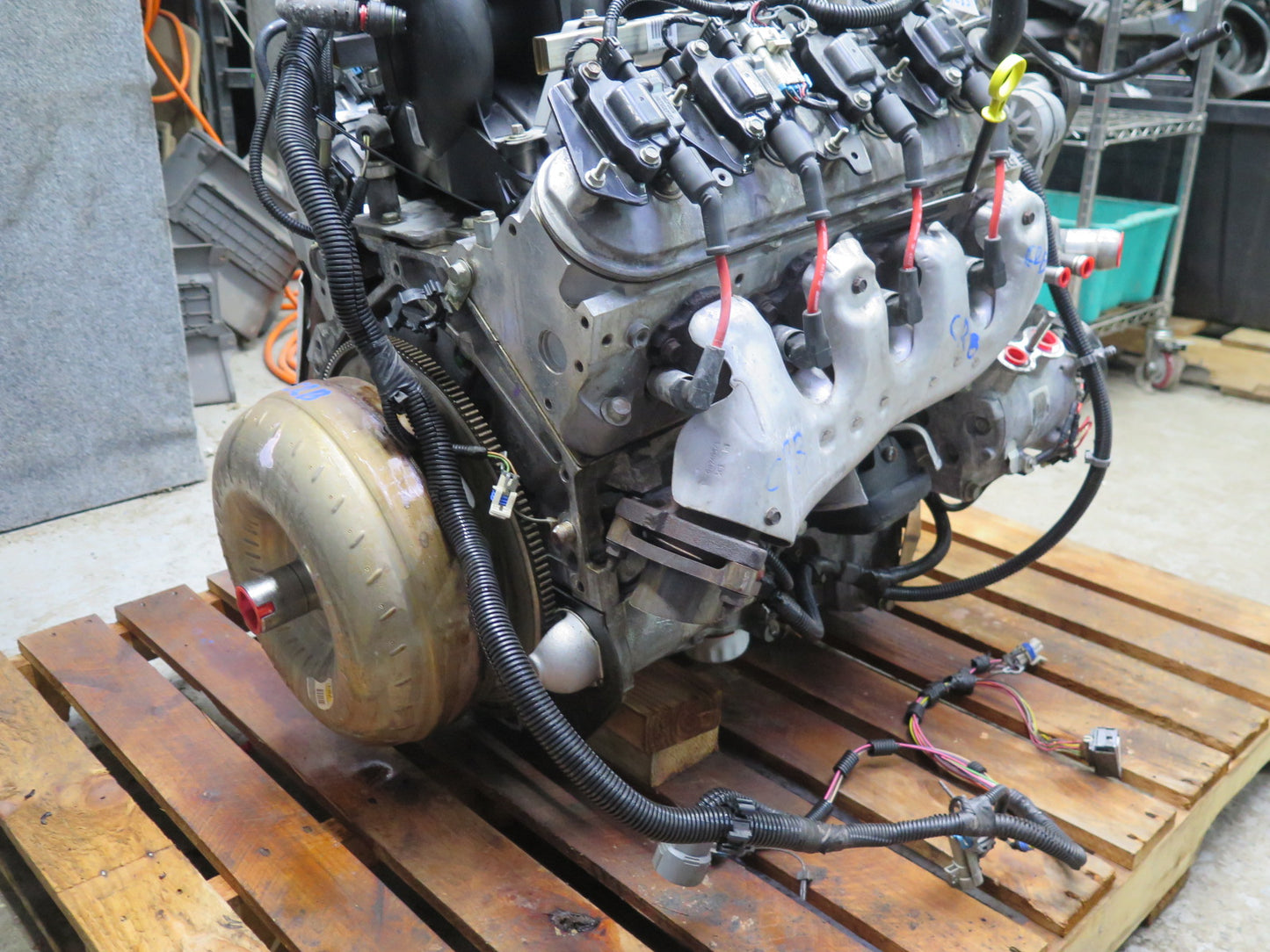 05-06 Chevrolet SSR 6.0L LS2 RWD Engine Motor w Torque Converter Assembly OEM