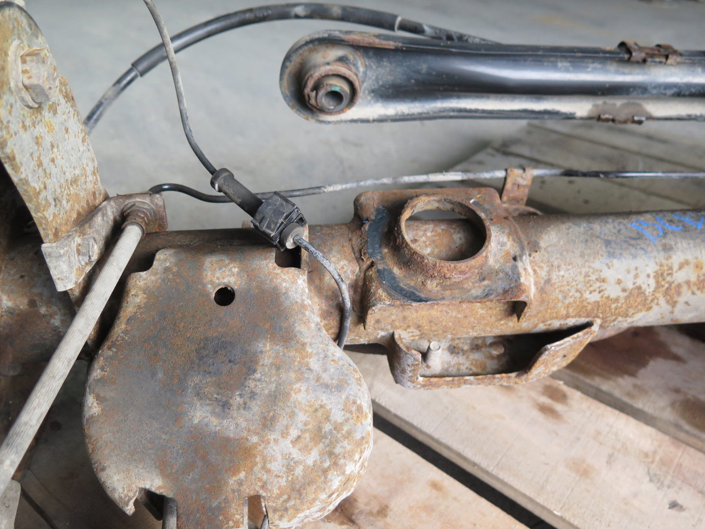 09-14 Cadillac Escalade 4WD Rear Axle Wheel Hub Differential Carrier 3.42 GU6