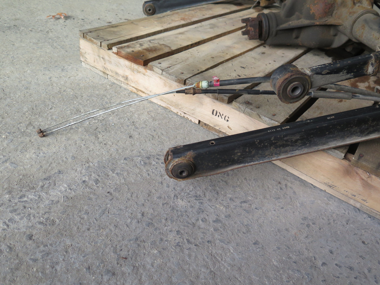 09-14 Cadillac Escalade 4WD Rear Axle Wheel Hub Differential Carrier 3.42 GU6