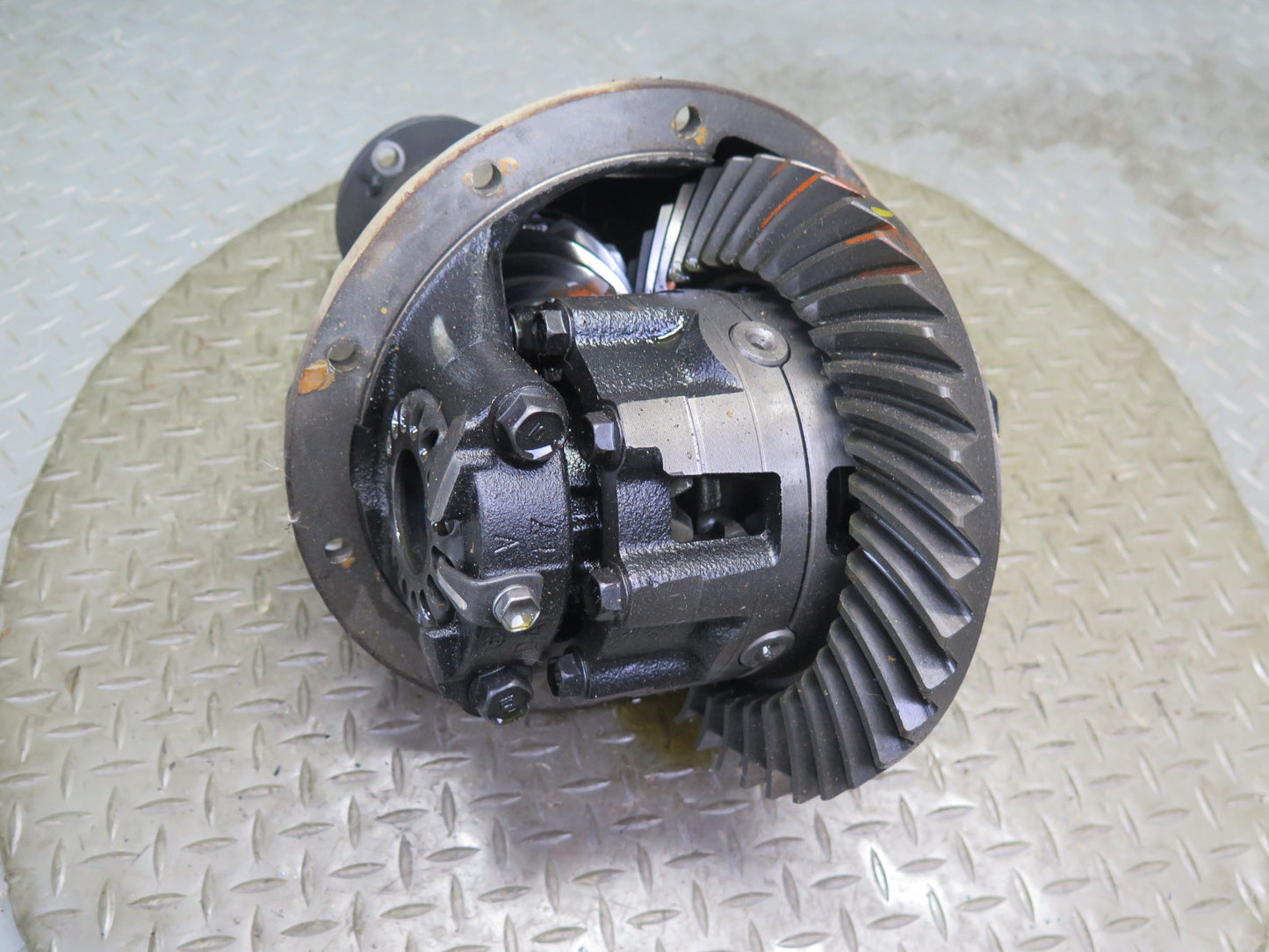 2003-2007 Lexus J100 LX470 4WD Rear Differential Axle Carrier 4.10 Ratio