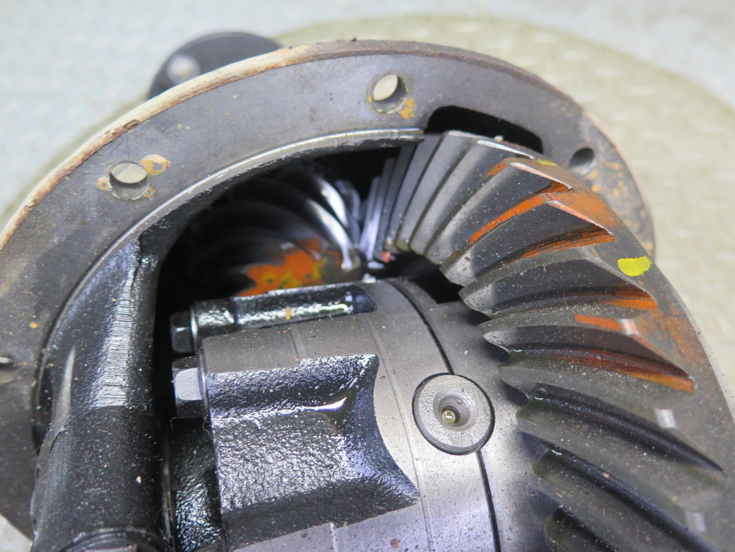 2003-2007 Lexus J100 LX470 4WD Rear Differential Axle Carrier 4.10 Ratio