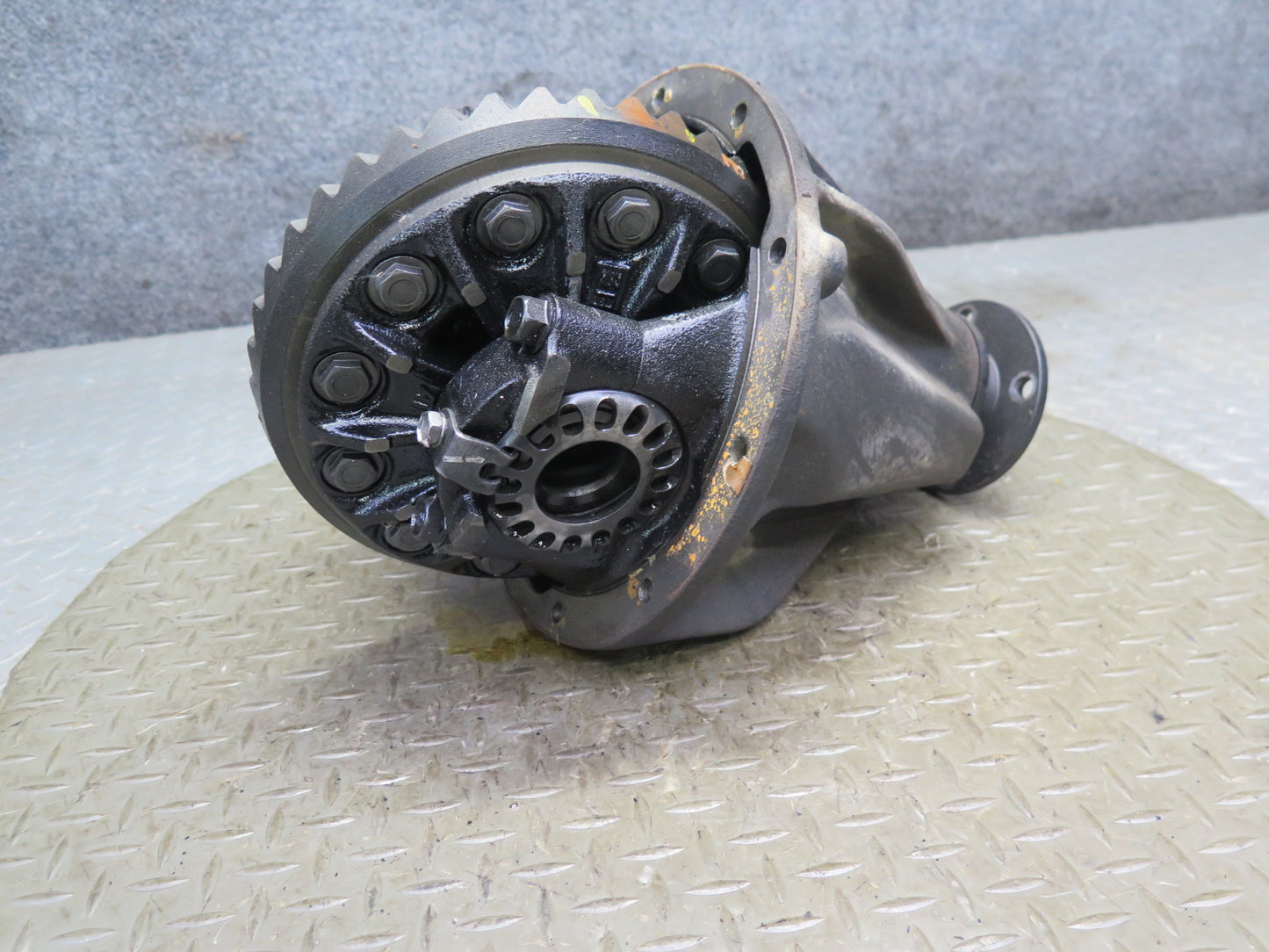2003-2007 Lexus J100 LX470 4WD Rear Differential Axle Carrier 4.10 Ratio