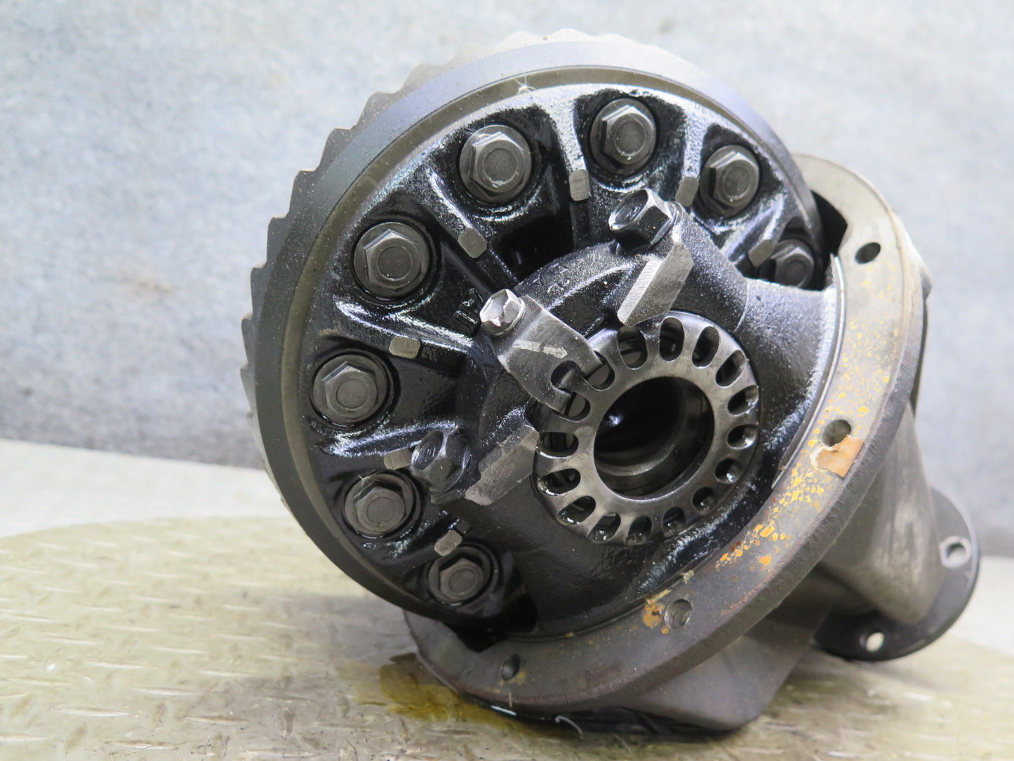 2003-2007 Lexus J100 LX470 4WD Rear Differential Axle Carrier 4.10 Ratio