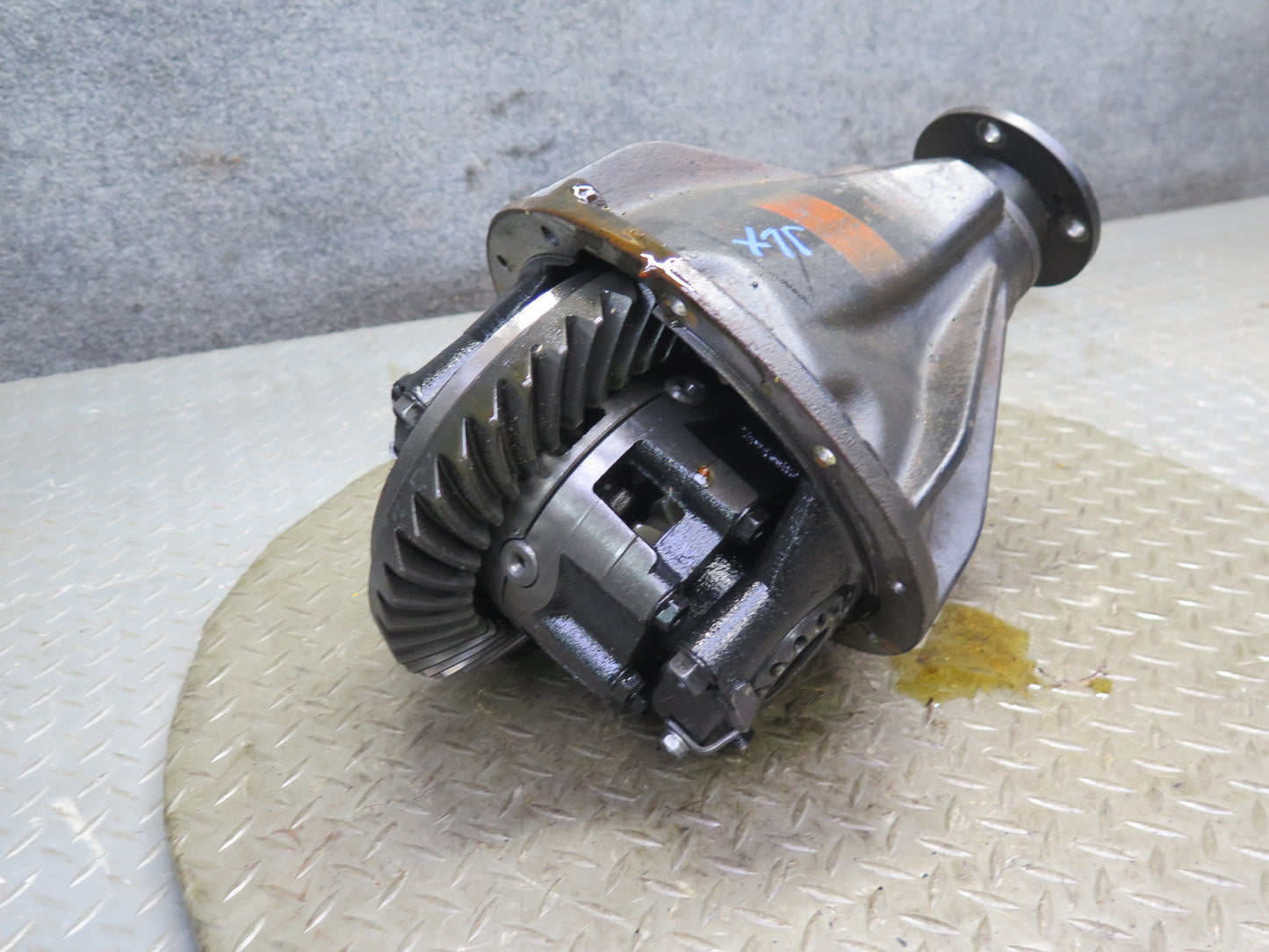 2003-2007 Lexus J100 LX470 4WD Rear Differential Axle Carrier 4.10 Ratio