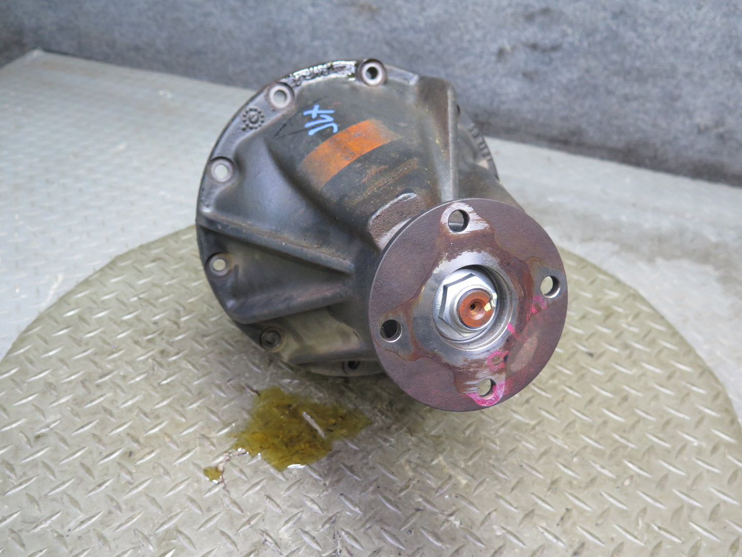 2003-2007 Lexus J100 LX470 4WD Rear Differential Axle Carrier 4.10 Ratio