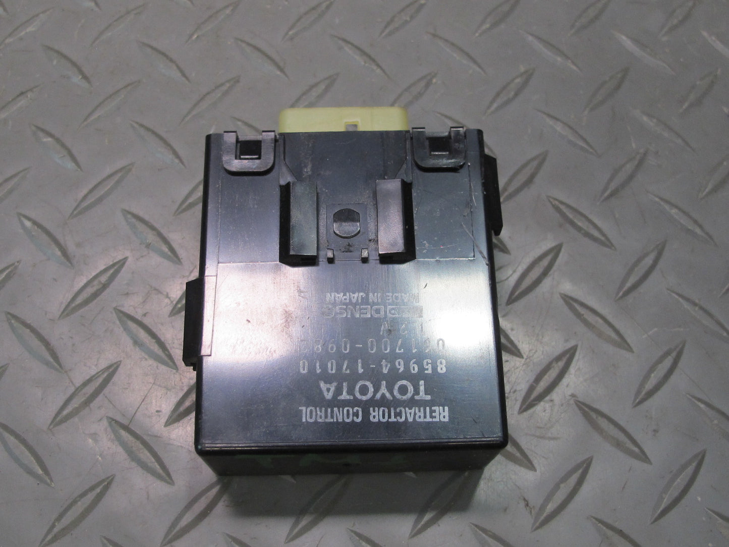 85-89 Toyota MR2 AW15 Headlight Retractor Control Module 85964-17010 OEM