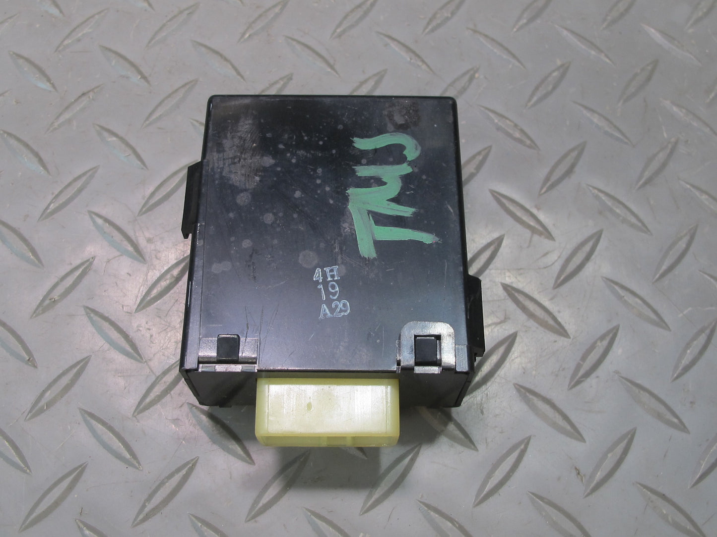 85-89 Toyota MR2 AW15 Headlight Retractor Control Module 85964-17010 OEM