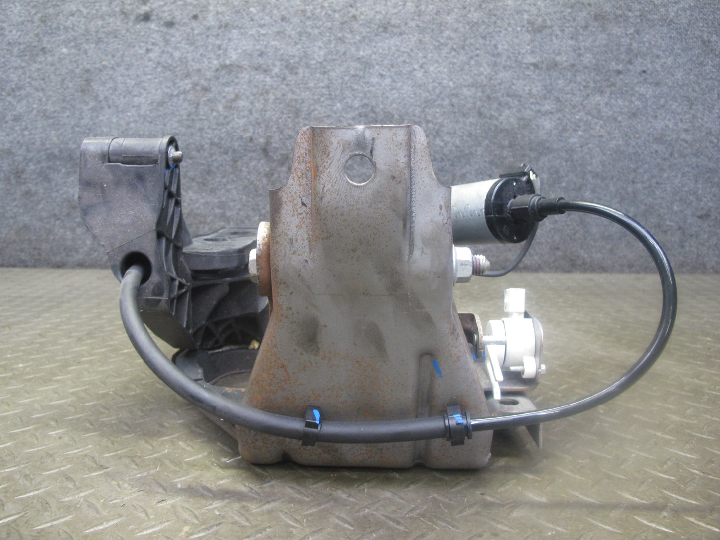 2007-2014 Cadillac Escalade Adjustable Brake Pedal Assembly