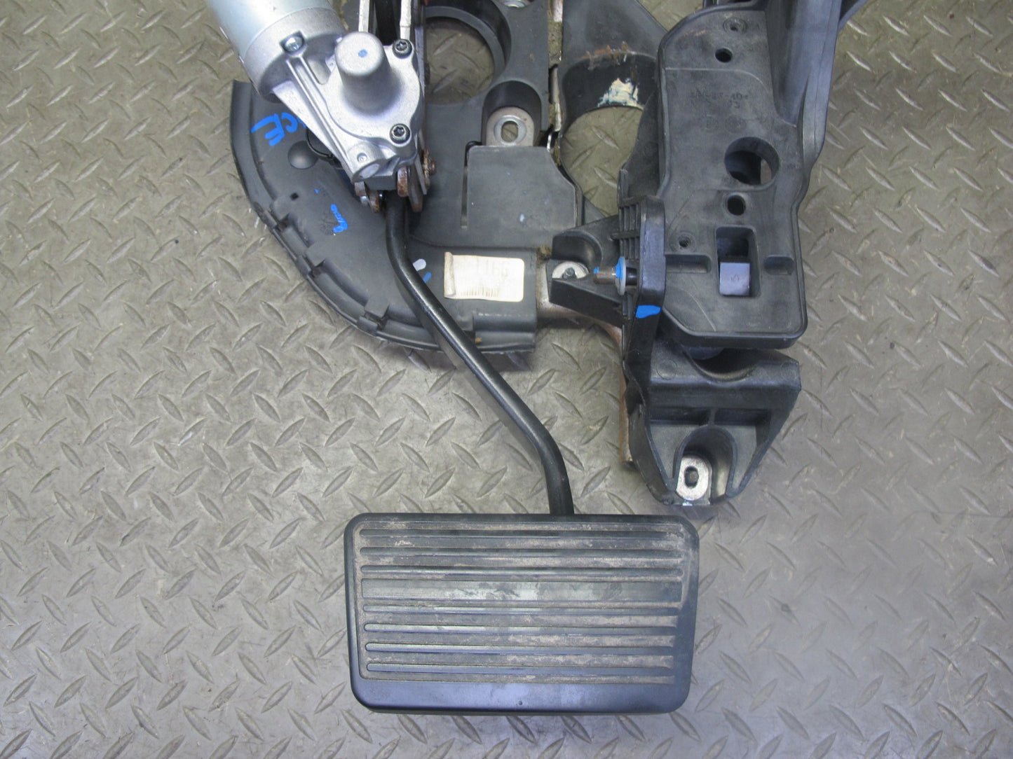 2007-2014 Cadillac Escalade Adjustable Brake Pedal Assembly