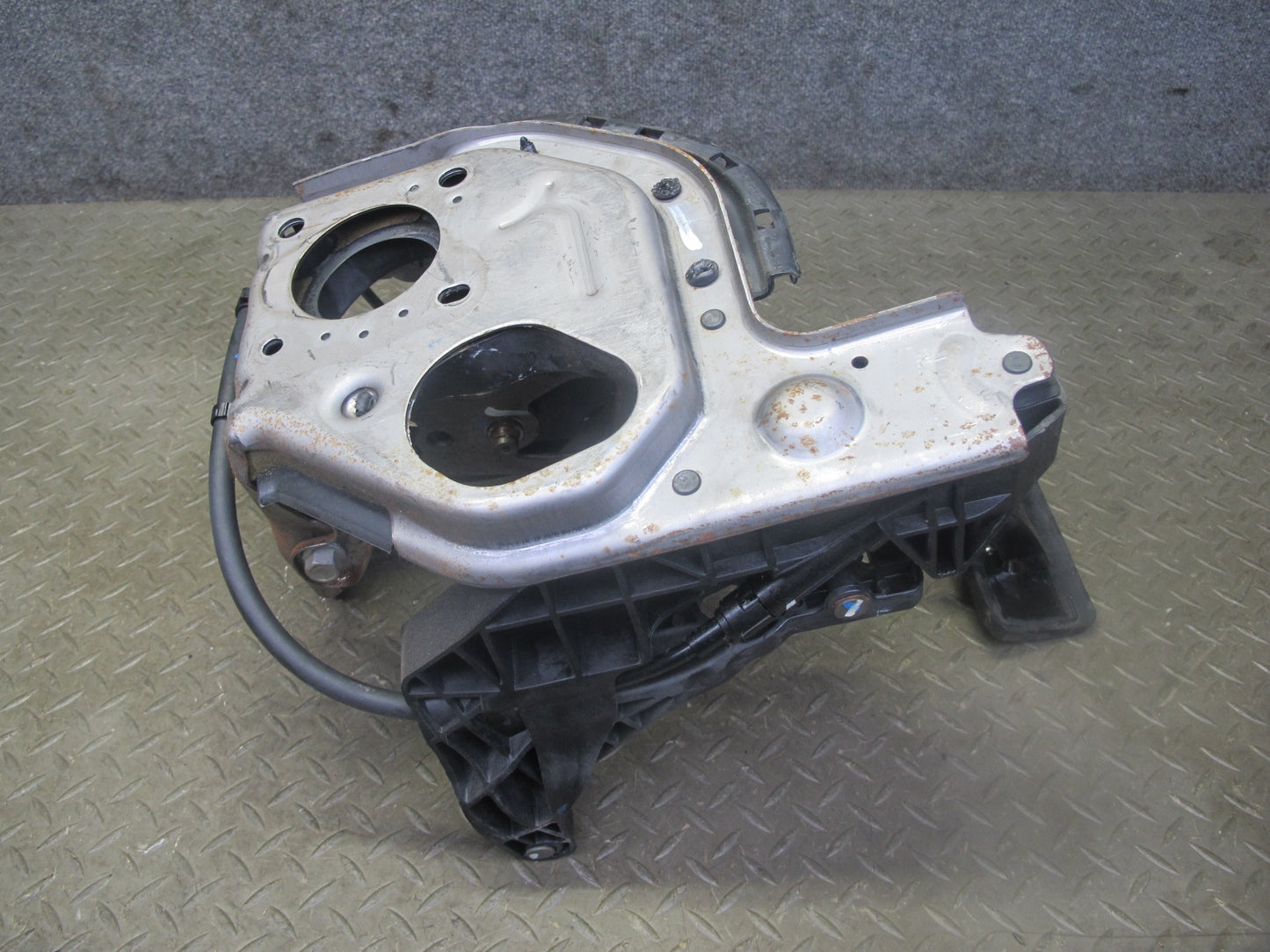 2007-2014 Cadillac Escalade Adjustable Brake Pedal Assembly