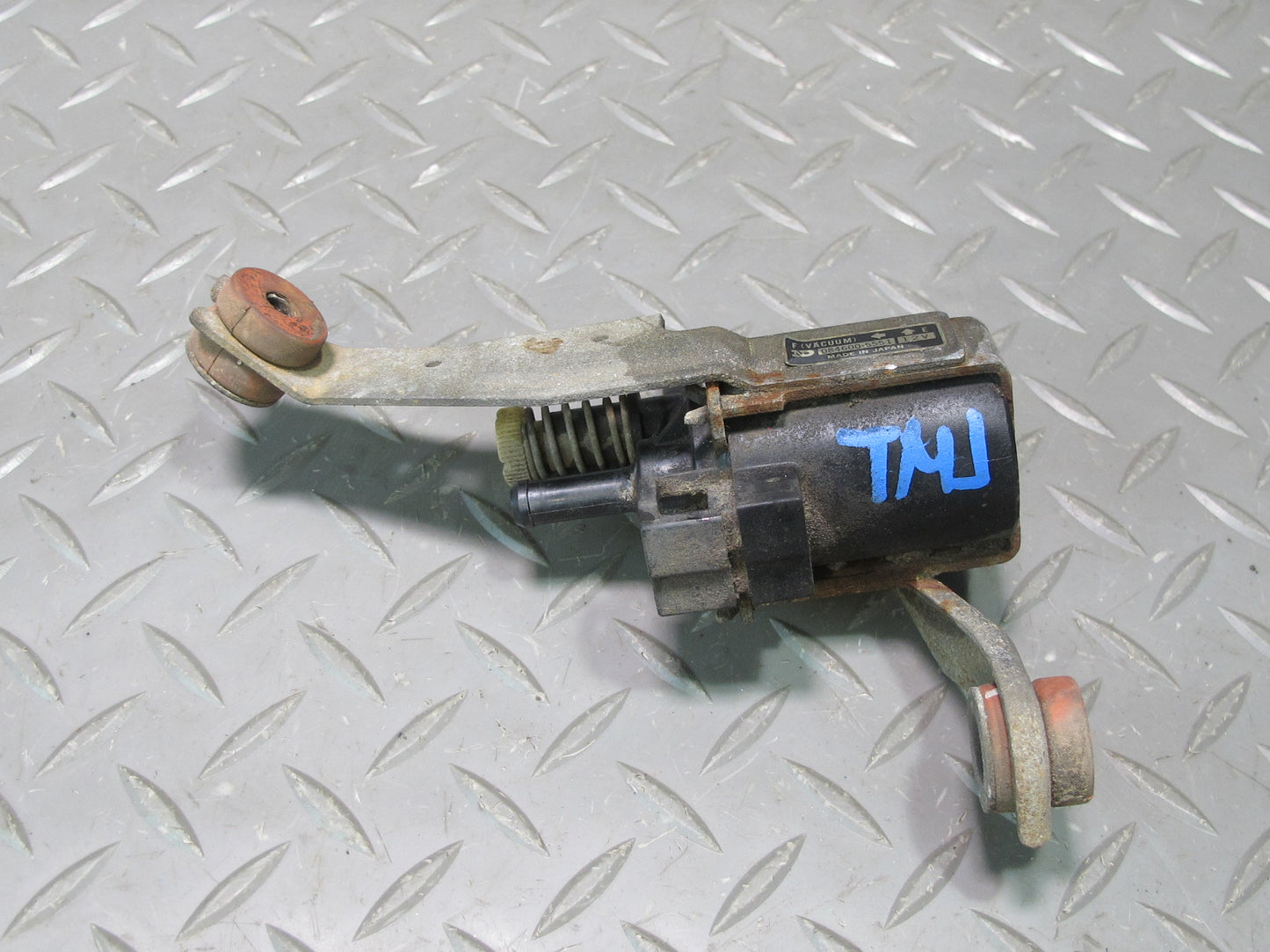 85-89 Toyota MR2 AW15 4AGELC NA Vacuum Switching Solenoid 084600-5551 OEM