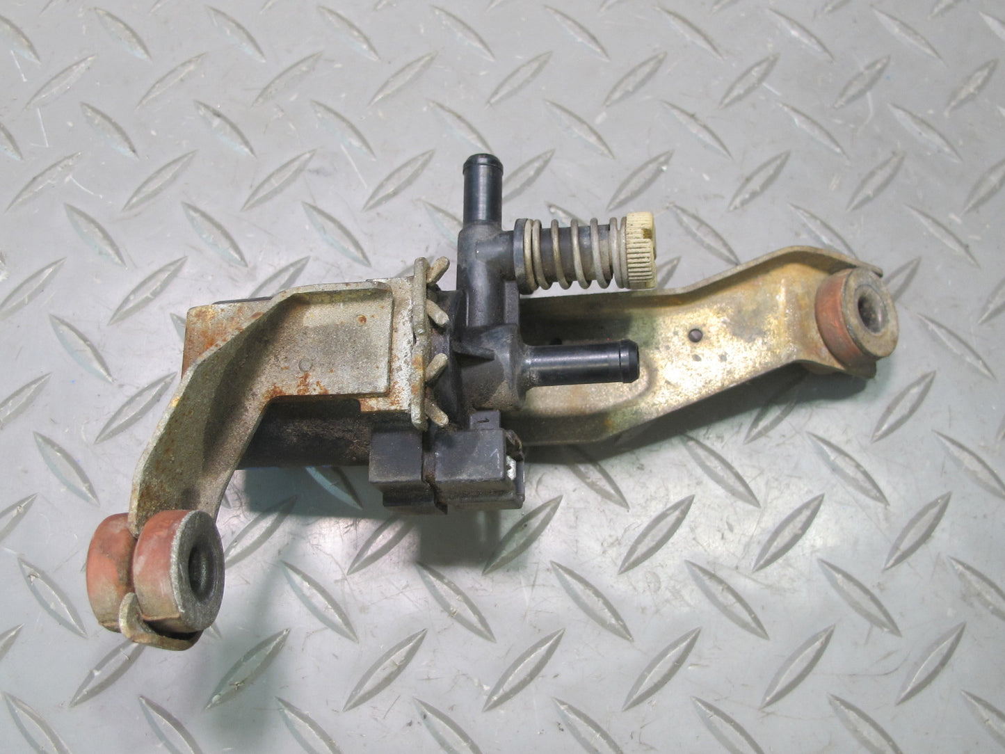 85-89 Toyota MR2 AW15 4AGELC NA Vacuum Switching Solenoid 084600-5551 OEM