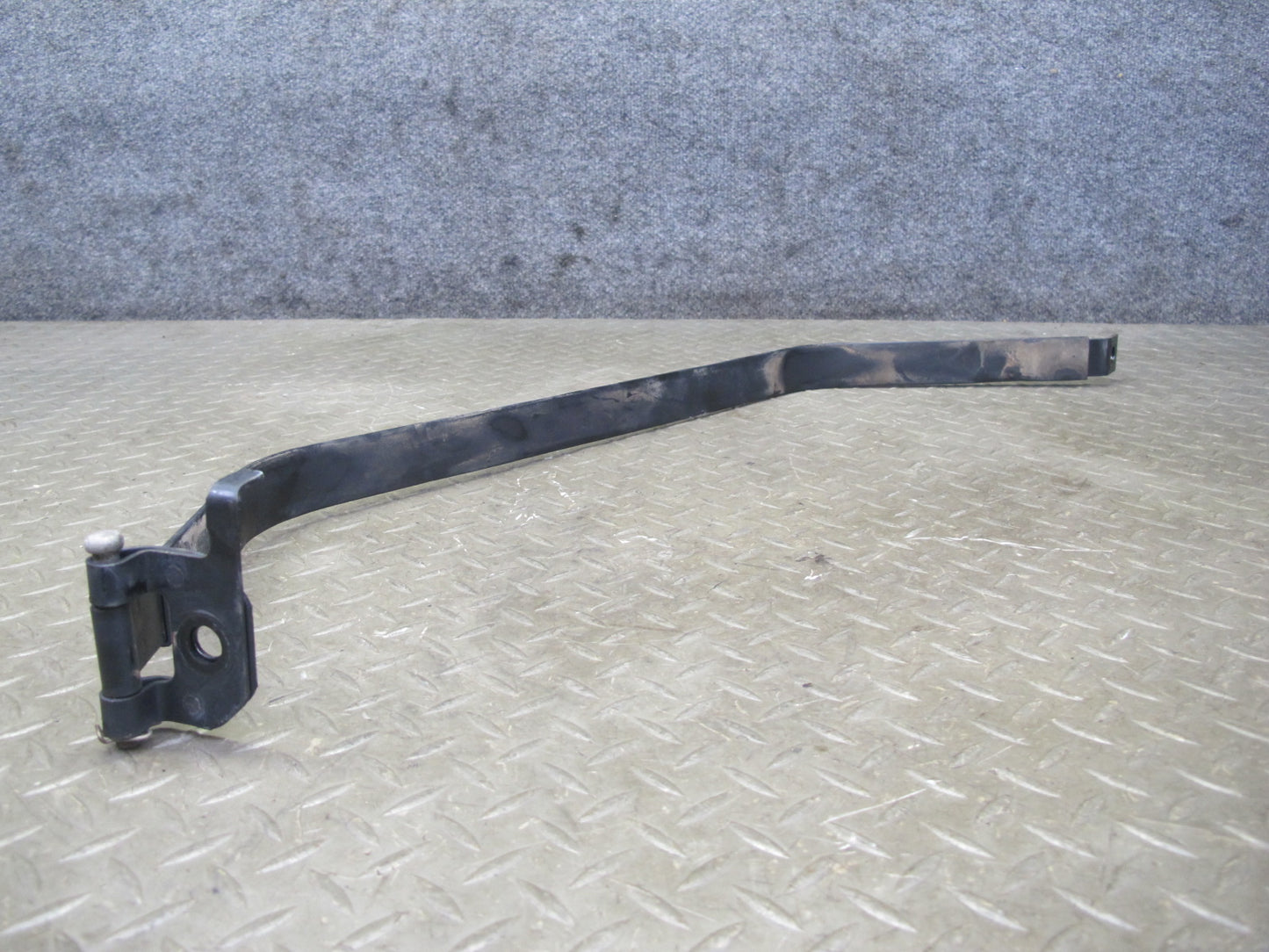 1998-2007 Lexus UZJ100L LX470 Fuel Tank Mount Straps Set of 2