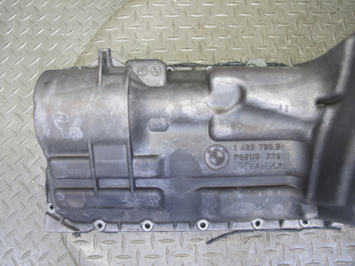01-06 BMW E46 325CI 330CI M54 M56 RWD Engine Motor Lower Oil Pan w Deflector OEM