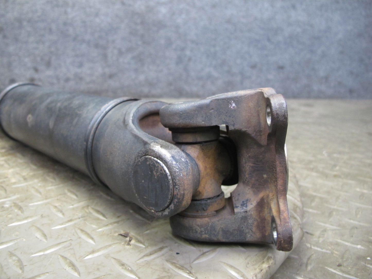 2003-2007 Lexus UZJ100L LX470 AWD Rear Driveshaft Drive Shaft