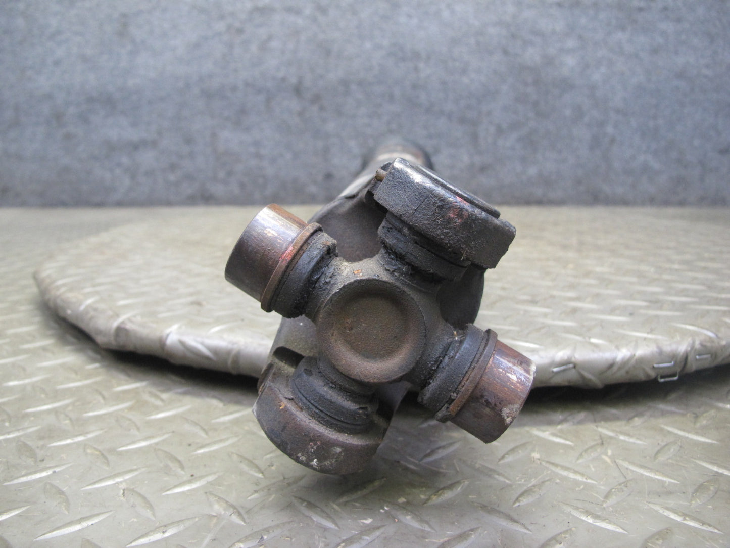 2007-2014 Cadillac Escalade AWD Front Drive Shaft Driveshaft 22845693