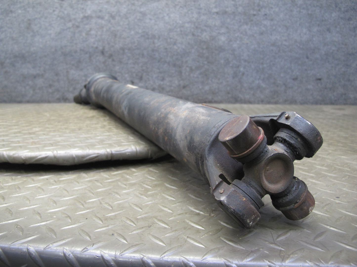 2007-2014 Cadillac Escalade AWD Front Drive Shaft Driveshaft 22845693