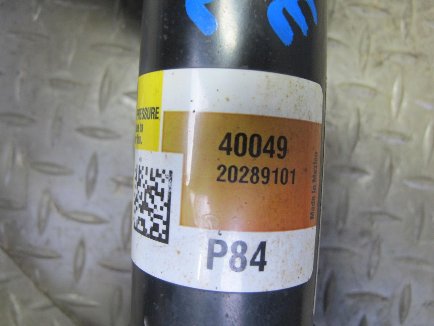 2007-2014 Cadillac Escalade AWD Front Strut Shock Absorber Set of 2