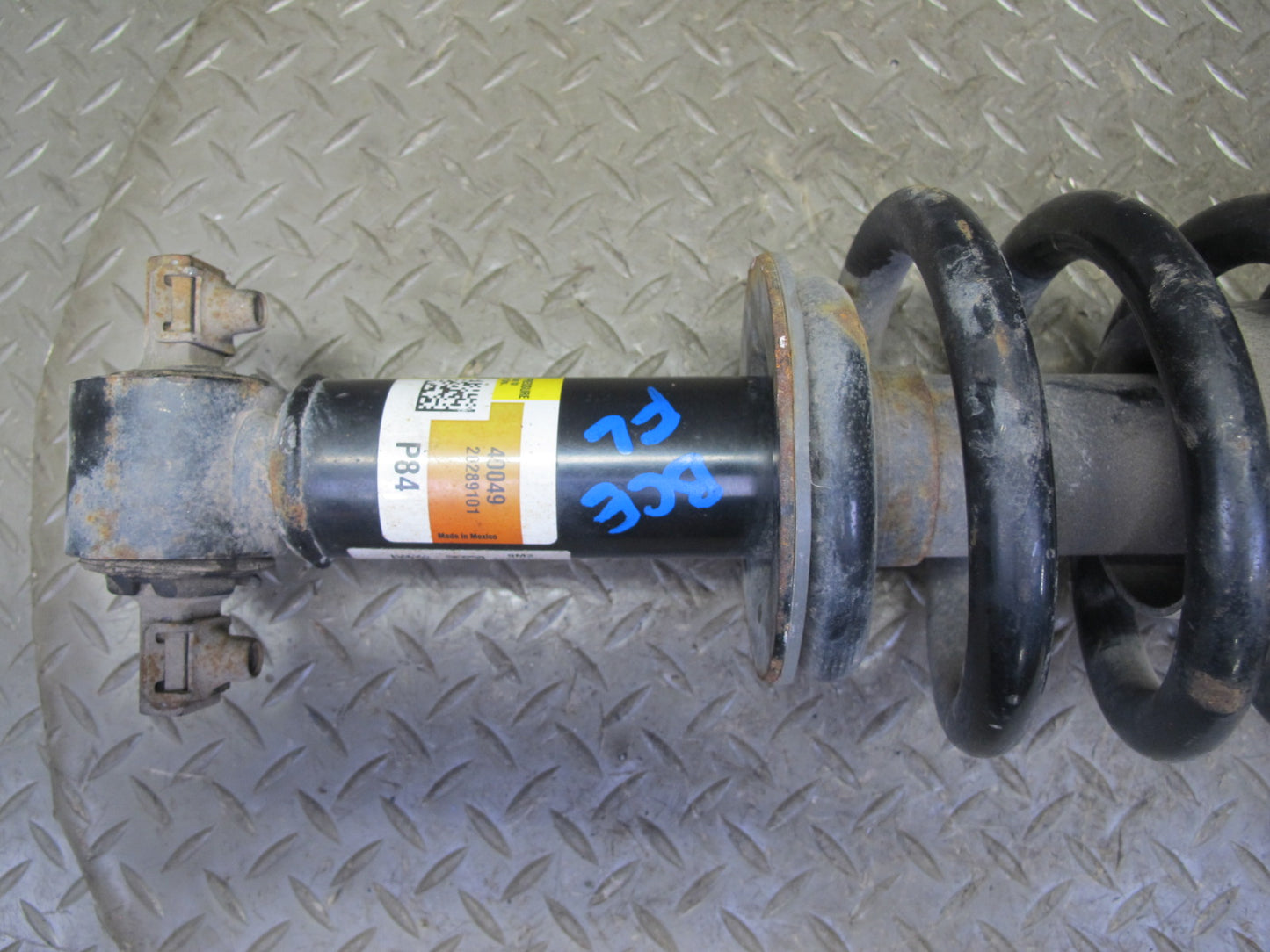 2007-2014 Cadillac Escalade AWD Front Strut Shock Absorber Set of 2