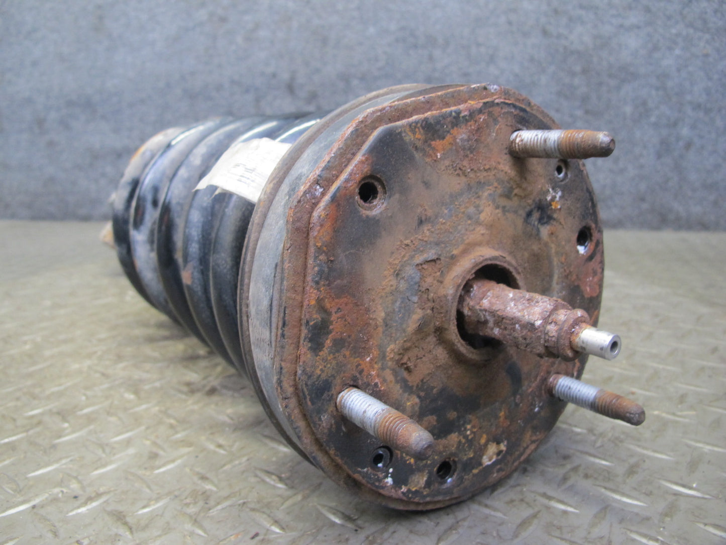 2007-2014 Cadillac Escalade AWD Front Strut Shock Absorber Set of 2