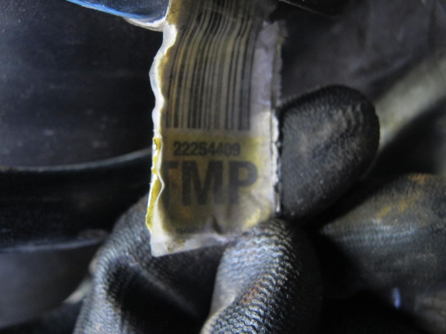 2007-2014 Cadillac Escalade AWD Front Strut Shock Absorber Set of 2