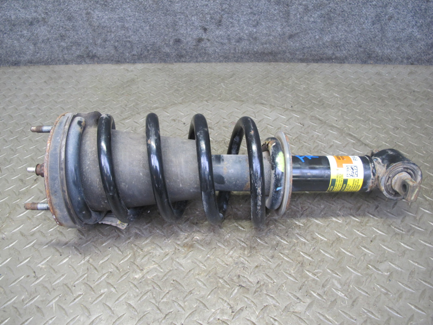 2007-2014 Cadillac Escalade AWD Front Strut Shock Absorber Set of 2