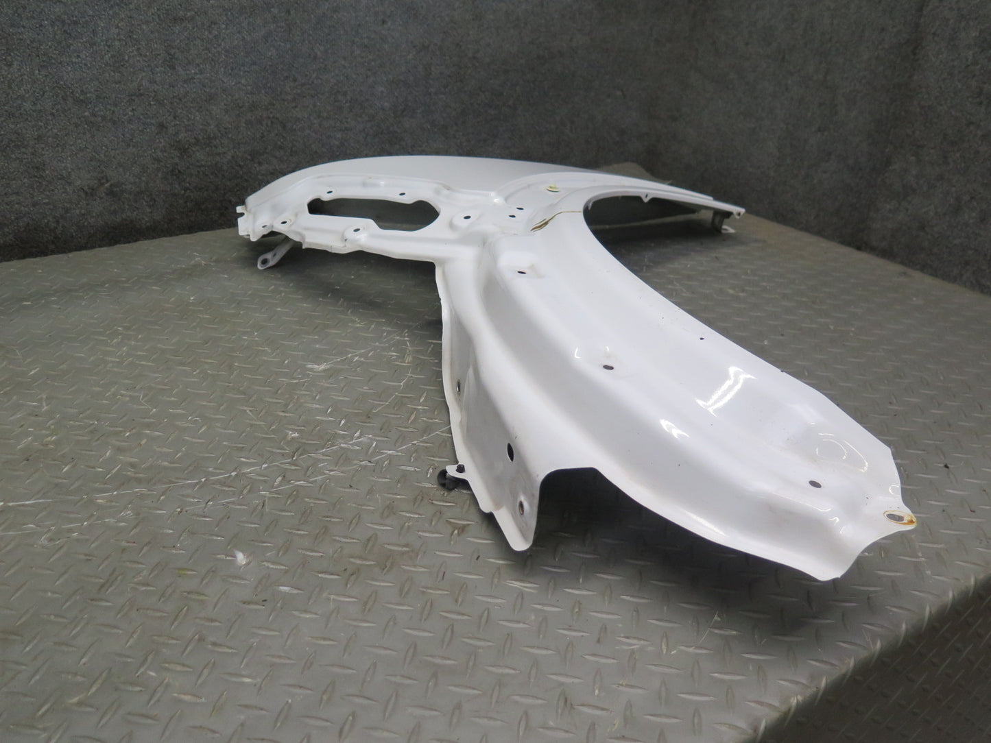 11-15 Mini Cooper R60 R61 Front Left Fender Shell Cover Panel Light White OEM