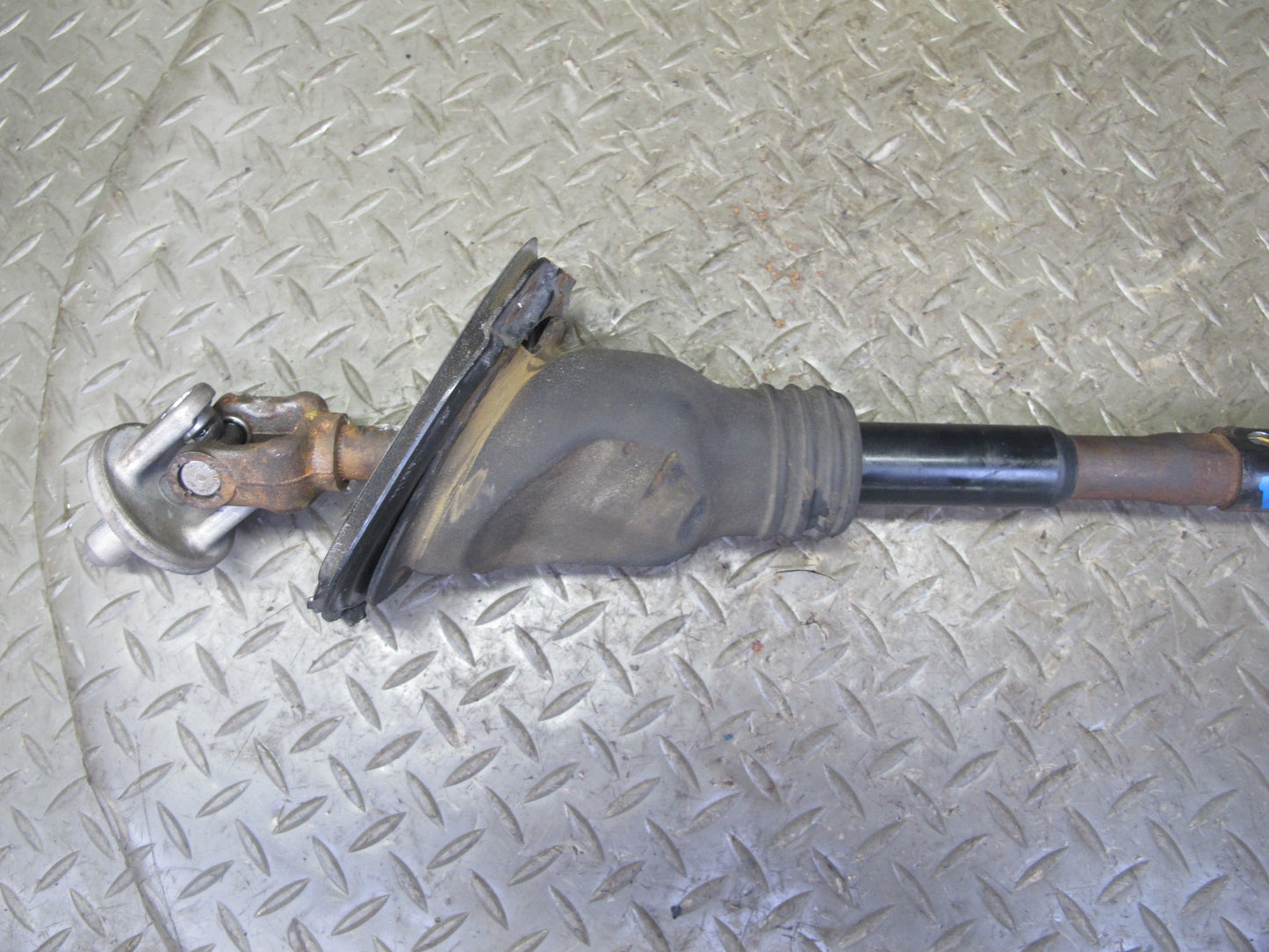 2007-2014 Cadillac Escalade Steering Column U Joint Linkage Shaft