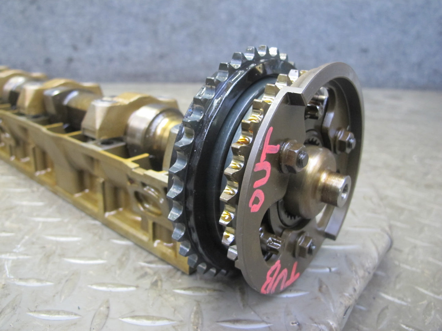 01-06 BMW E46 325CI 330CI M54 M56 RWD Engine Exhaust Camshaft w Bearing 104K OEM