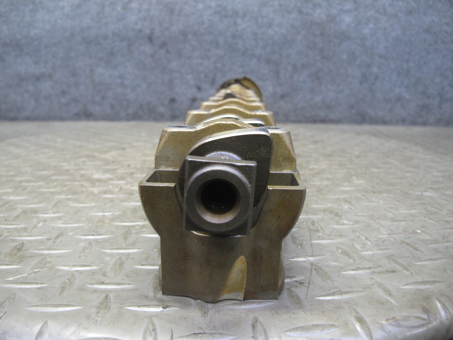 01-06 BMW E46 330CI M54 RWD Engine Inlet Camshaft w Bearing & Cover 104K OEM