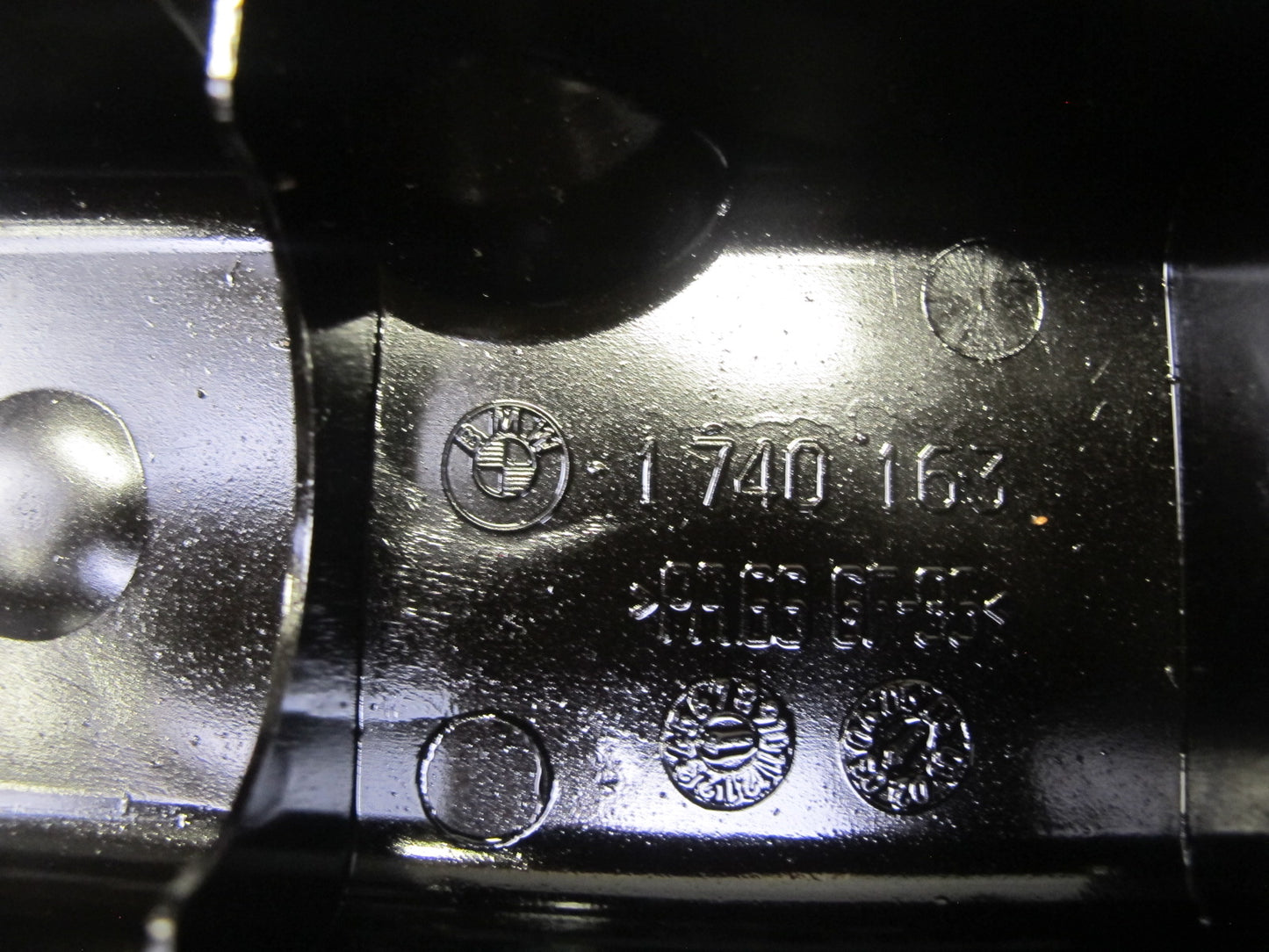 01-06 BMW E46 330CI M54 RWD Engine Inlet Camshaft w Bearing & Cover 104K OEM