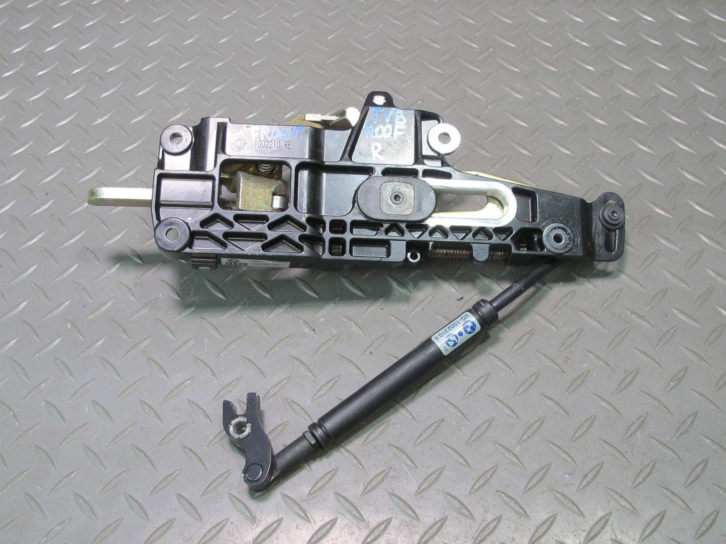 01-06 BMW E46 330ci Convertible T Left & Righ Soft TOP Roof Lock Latch Set OEM