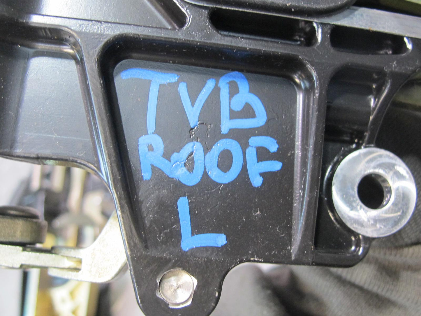01-06 BMW E46 330ci Convertible T Left & Righ Soft TOP Roof Lock Latch Set OEM