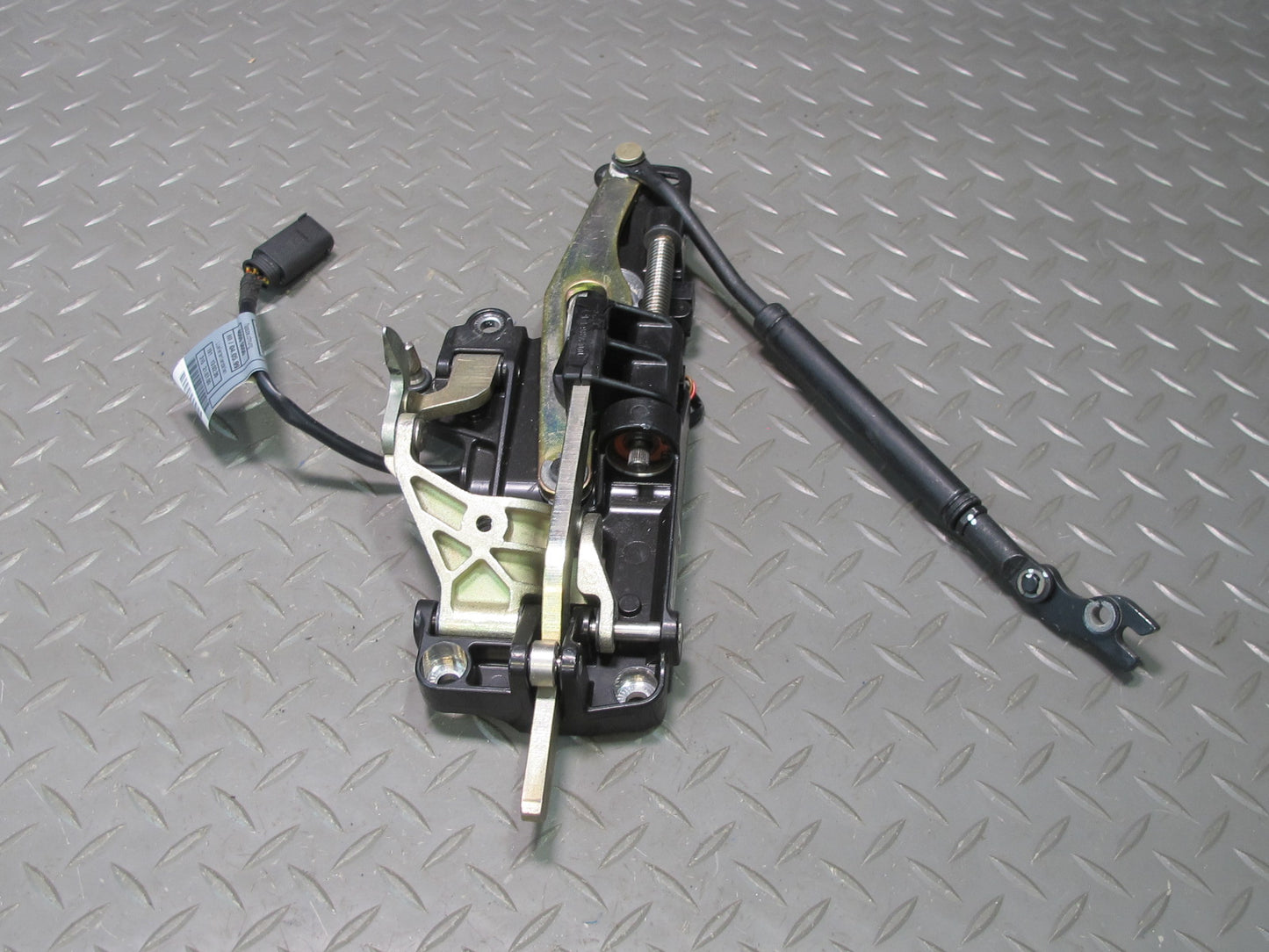 01-06 BMW E46 330ci Convertible T Left & Righ Soft TOP Roof Lock Latch Set OEM