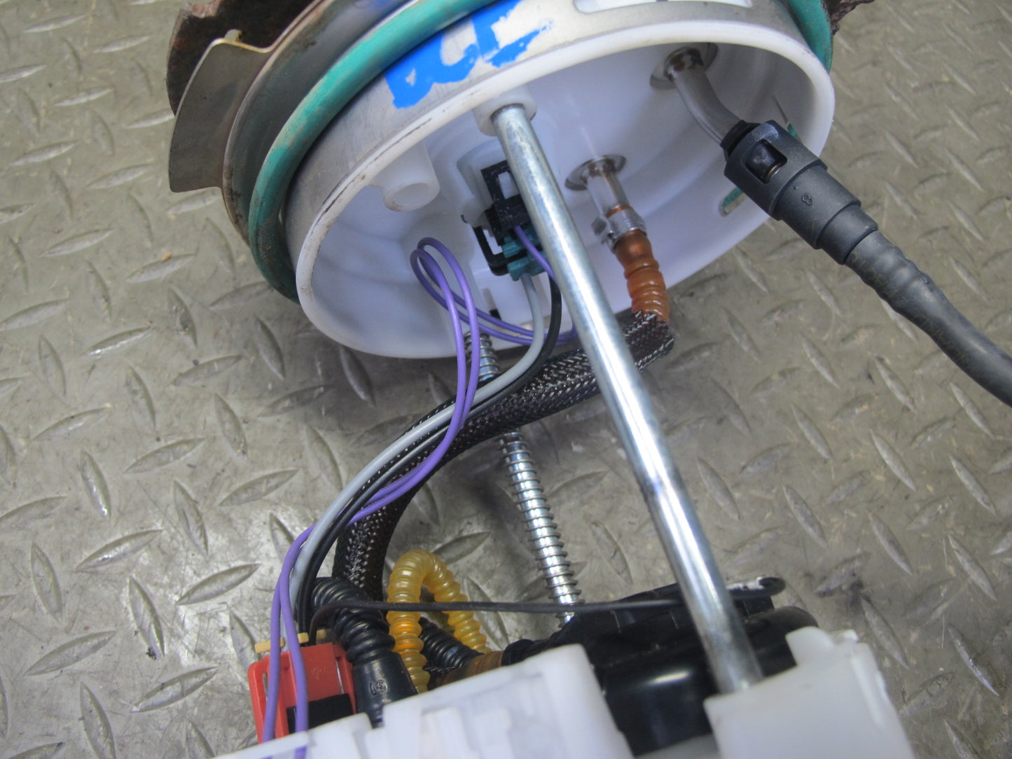 2009-2014 Cadillac Escalade Fuel Pump Level Sensor Assembly