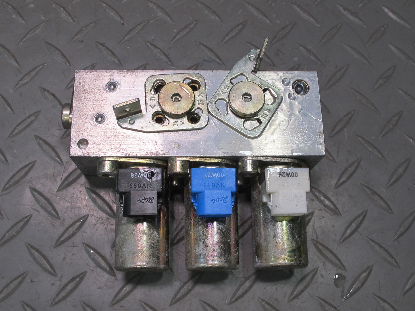 01-06 BMW E46 330Ci Convertible TOP Roof Hydraulic Valve Control Block OEM