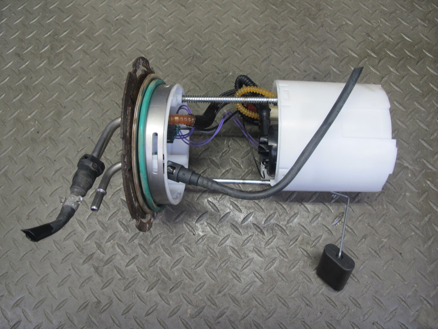 2009-2014 Cadillac Escalade Fuel Pump Level Sensor Assembly