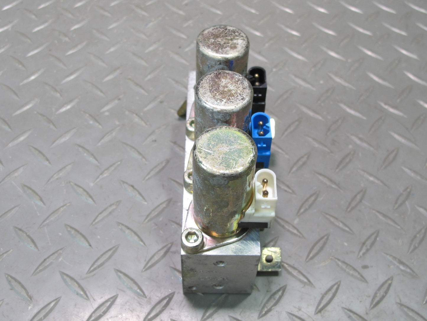 01-06 BMW E46 330Ci Convertible TOP Roof Hydraulic Valve Control Block OEM