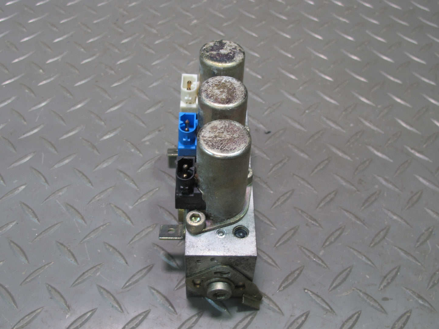 01-06 BMW E46 330Ci Convertible TOP Roof Hydraulic Valve Control Block OEM