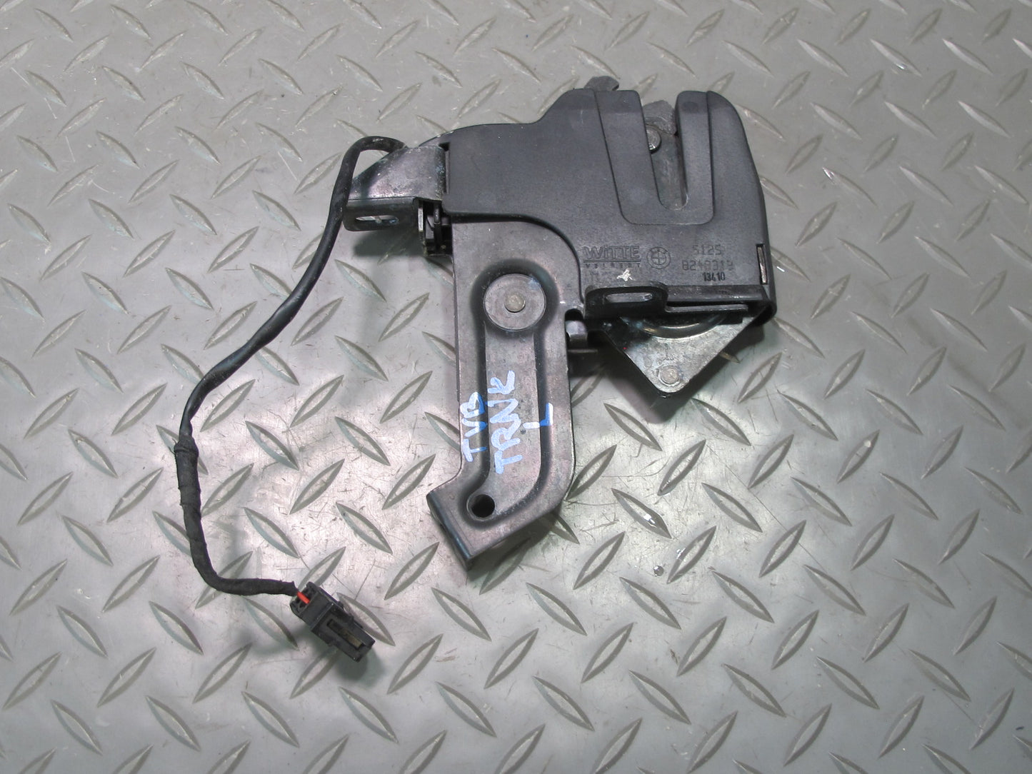 01-06 BMW E46 330ci Conv Rear Folding TOP Roof Lock Latch Set w Hydro Line OEM