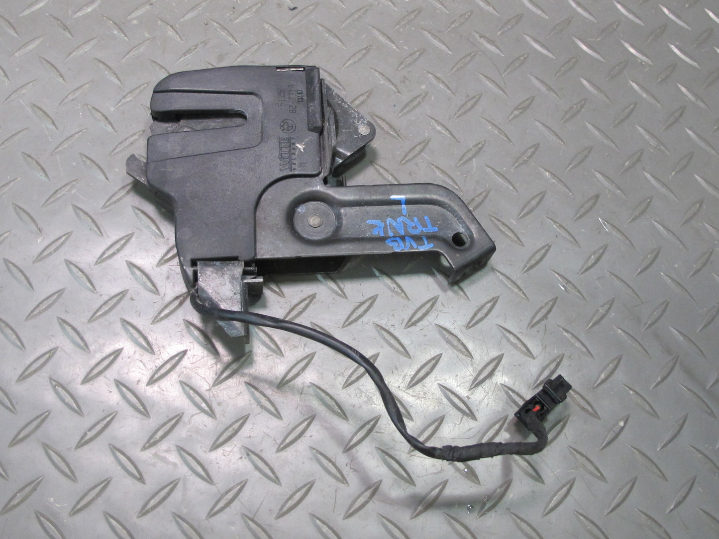 01-06 BMW E46 330ci Conv Rear Folding TOP Roof Lock Latch Set w Hydro Line OEM