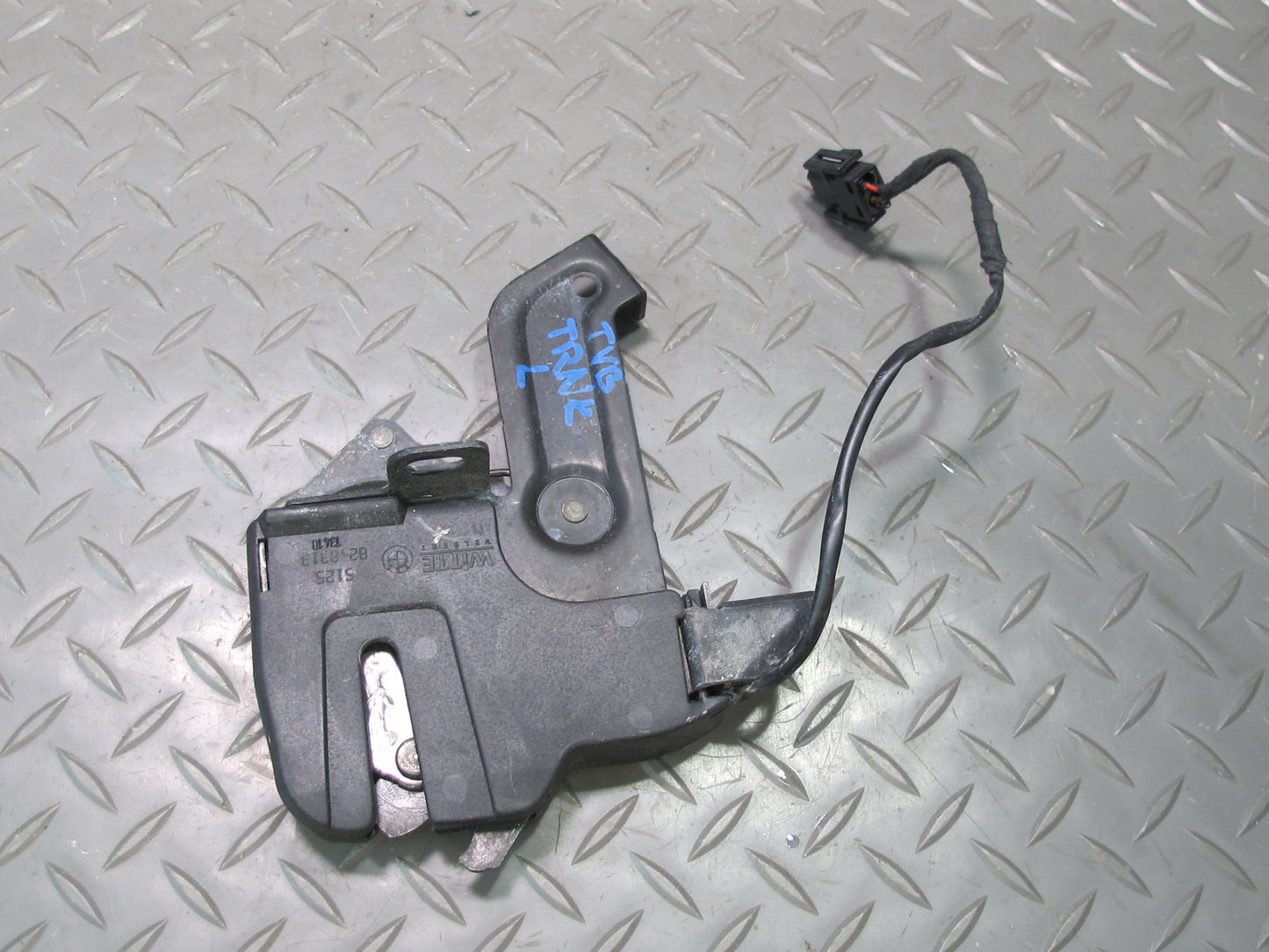 01-06 BMW E46 330ci Conv Rear Folding TOP Roof Lock Latch Set w Hydro Line OEM