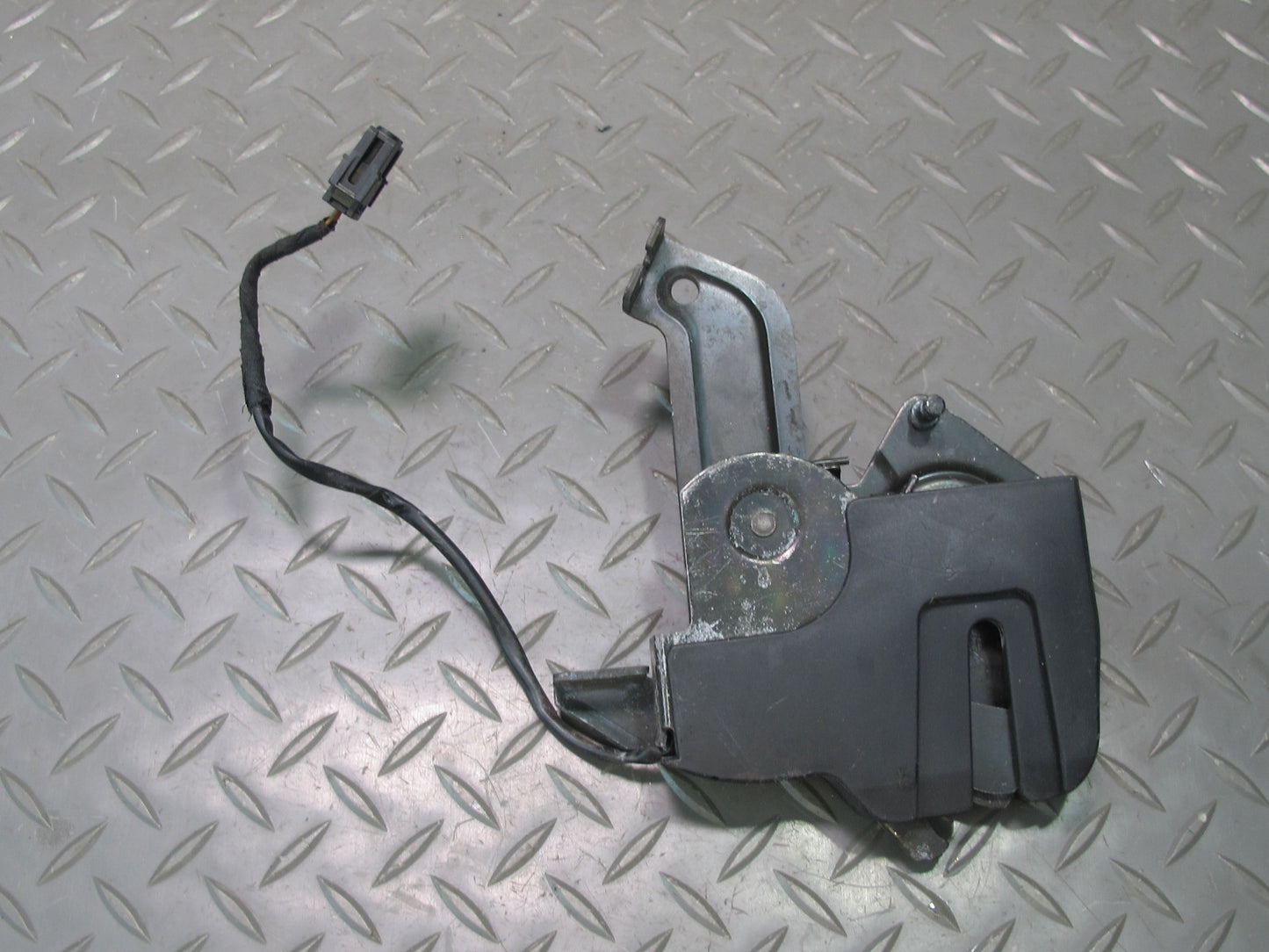 01-06 BMW E46 330ci Conv Rear Folding TOP Roof Lock Latch Set w Hydro Line OEM