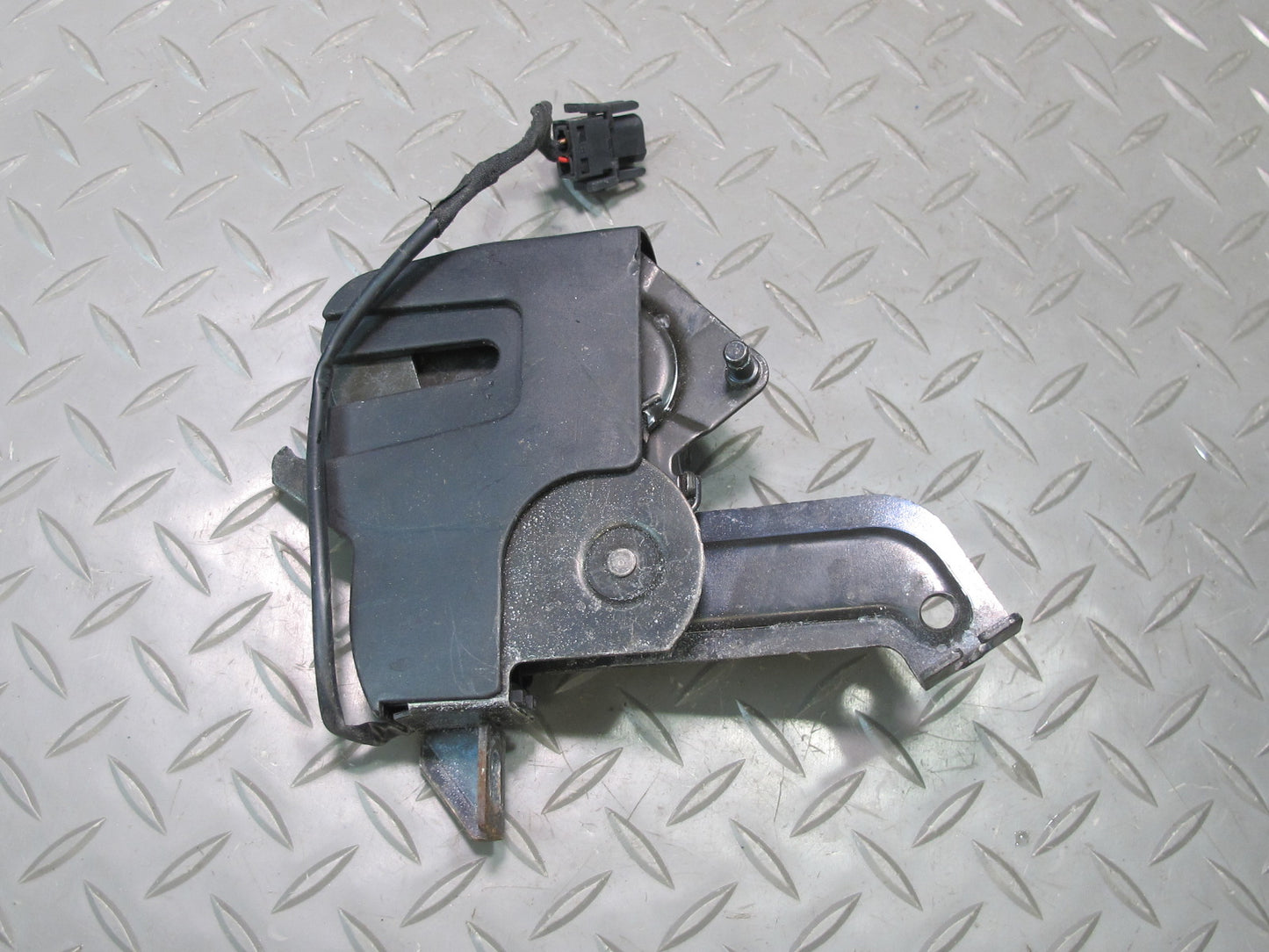 01-06 BMW E46 330ci Conv Rear Folding TOP Roof Lock Latch Set w Hydro Line OEM