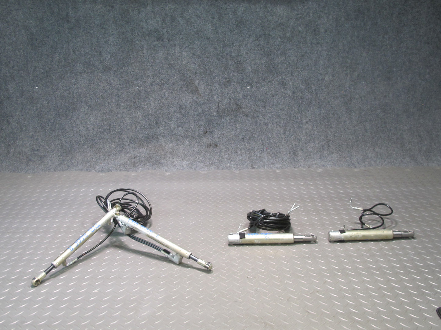 01-06 BMW E46 330ci Convert TOP Roof Hydraulic Shock Cylinder Hose Line Set OEM