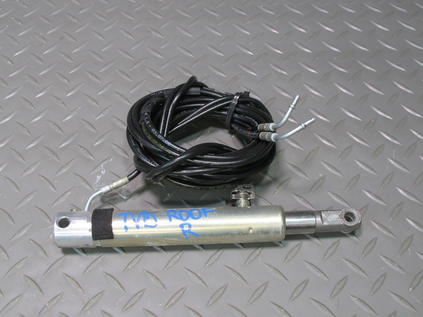 01-06 BMW E46 330ci Convert TOP Roof Hydraulic Shock Cylinder Hose Line Set OEM
