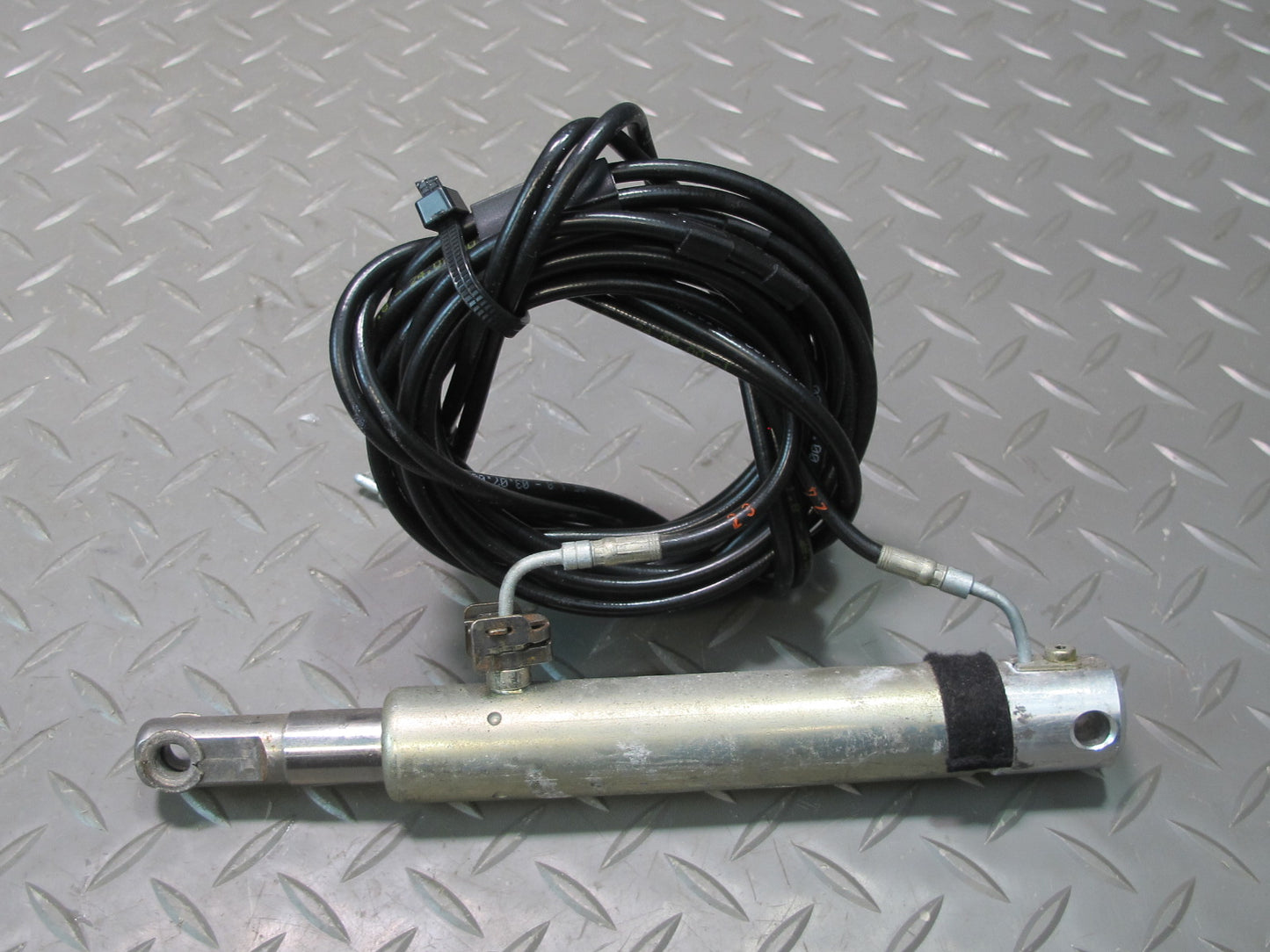 01-06 BMW E46 330ci Convert TOP Roof Hydraulic Shock Cylinder Hose Line Set OEM