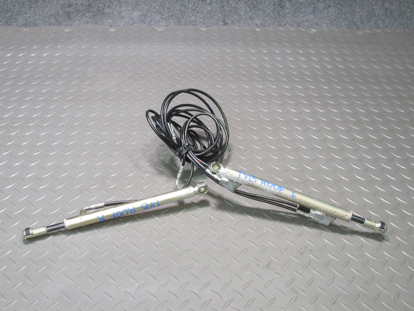 01-06 BMW E46 330ci Convert TOP Roof Hydraulic Shock Cylinder Hose Line Set OEM