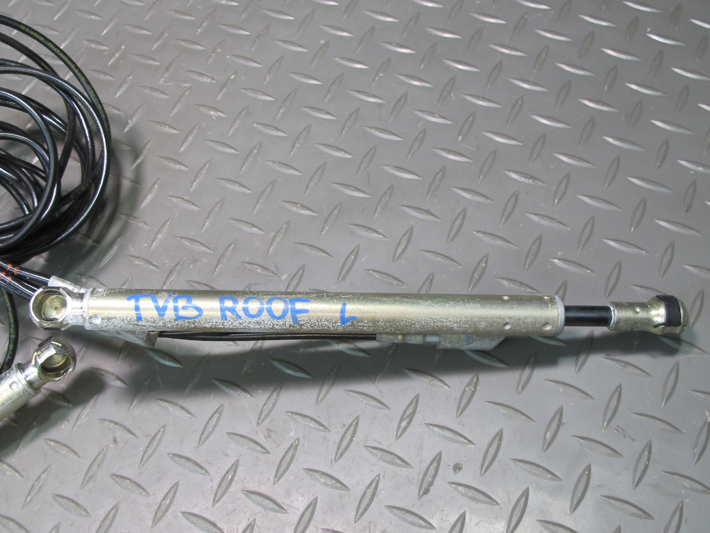 01-06 BMW E46 330ci Convert TOP Roof Hydraulic Shock Cylinder Hose Line Set OEM