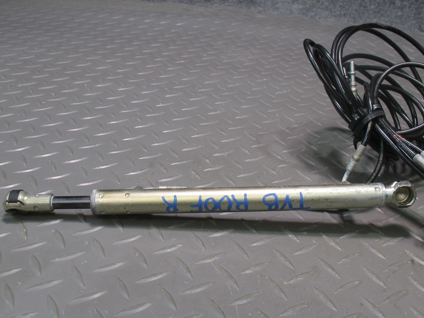 01-06 BMW E46 330ci Convert TOP Roof Hydraulic Shock Cylinder Hose Line Set OEM